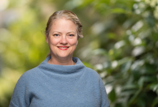 Julie Graff headshot